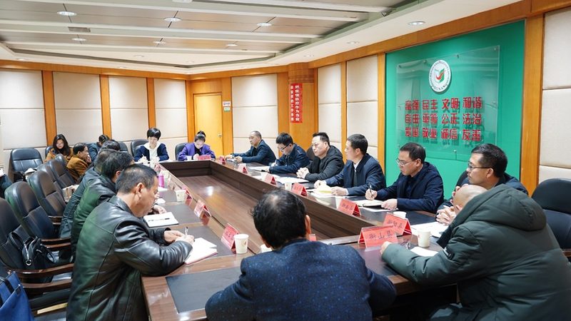 小标题：编程教育的兴起背景