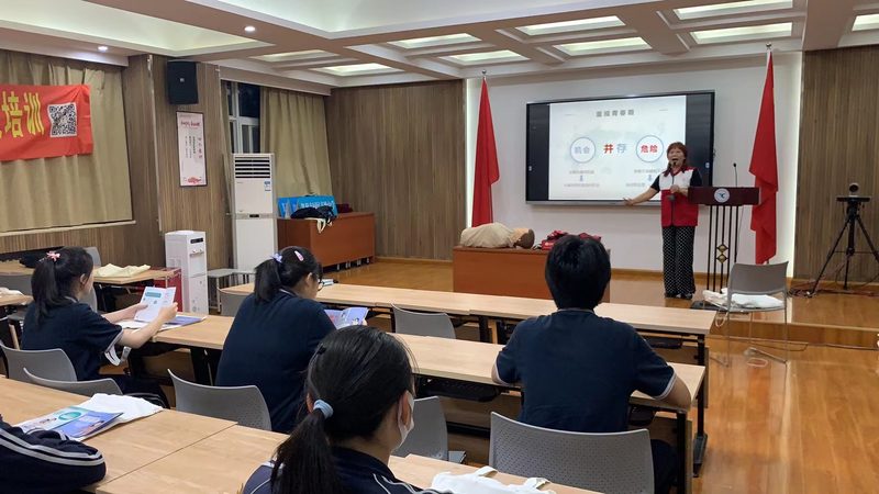 手工焊与二保焊：焊工培训中的关键区分**